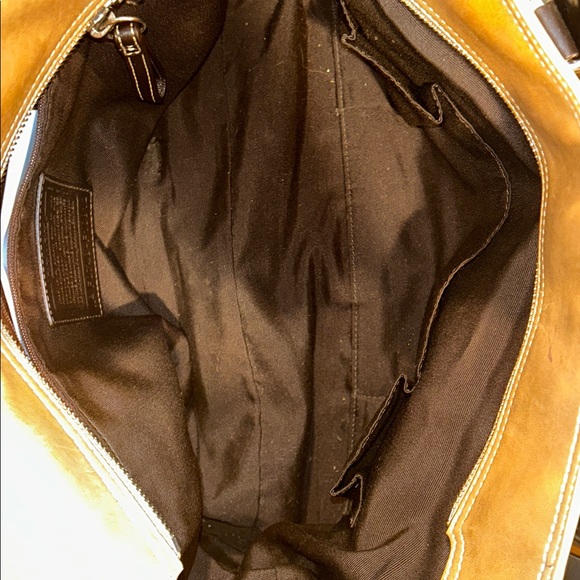 Coach Soho Glove tanned Leather Handbag - Picture 15 of 17